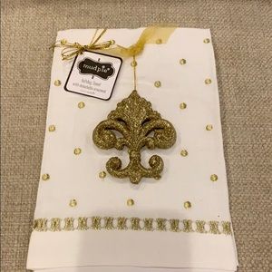 Mud Pie Holiday Towel & Fleur de Lis Christmas Ornament